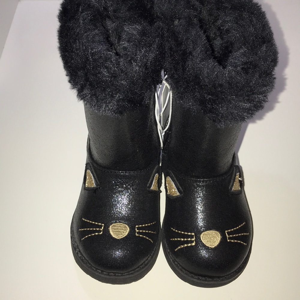Brand new toddler girls fashion cat boots. Size 5